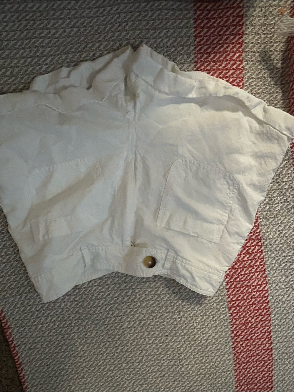 Vineyard Vines White Button-Up shorts